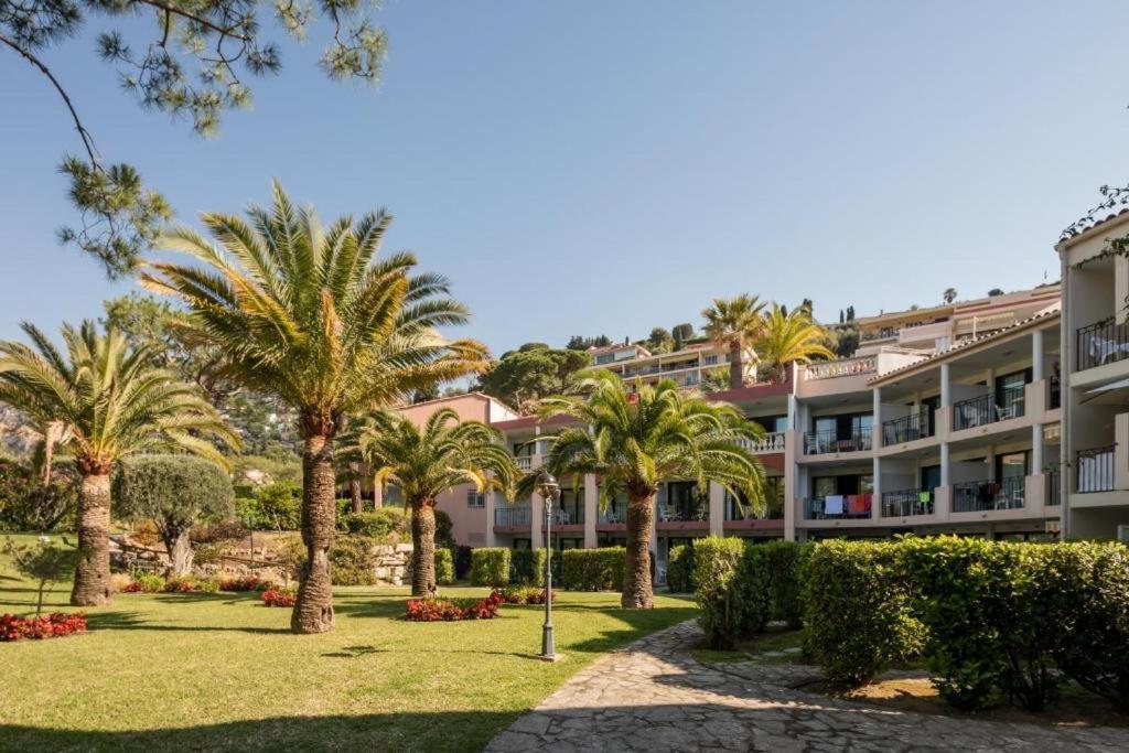 Appartement Bord De Mer Residence L'Ange Gardien วีลล์ฟรองซ์-ซูร์-แมร์ ภายนอก รูปภาพ