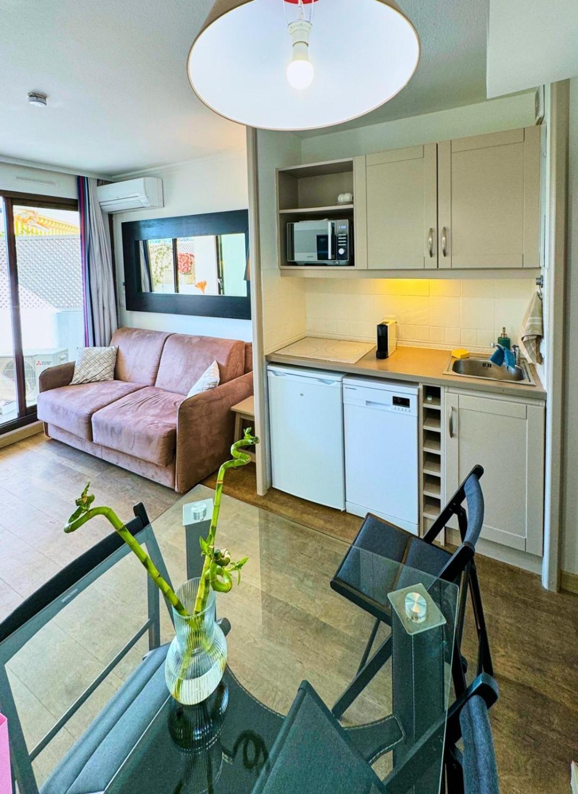 Appartement Bord De Mer Residence L'Ange Gardien วีลล์ฟรองซ์-ซูร์-แมร์ ภายนอก รูปภาพ