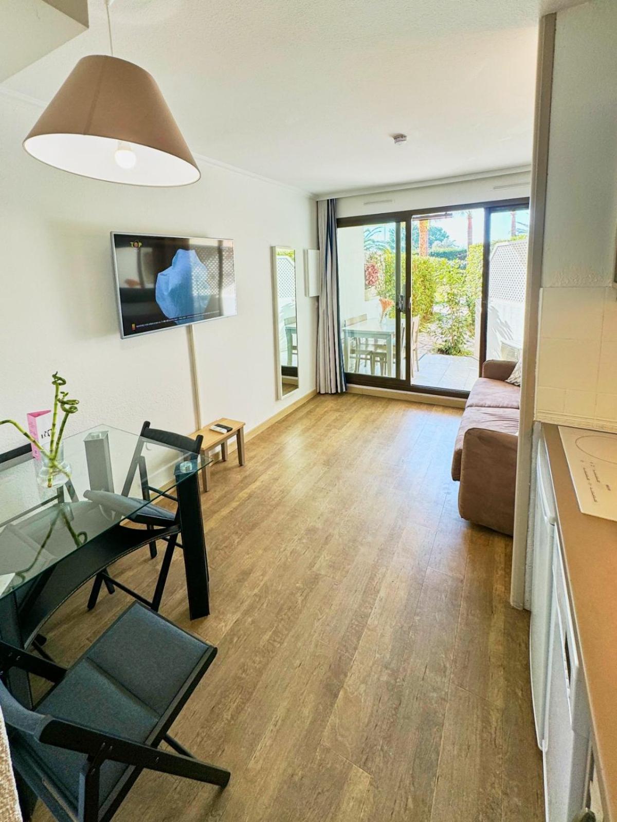 Appartement Bord De Mer Residence L'Ange Gardien วีลล์ฟรองซ์-ซูร์-แมร์ ภายนอก รูปภาพ